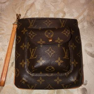 COPY - LOUIS VUITTON Monogram Partition Wristlet